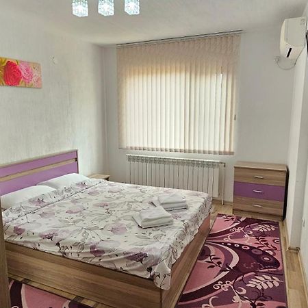 Д И В 1 - D & V 1 Apartment 桑丹斯基 外观 照片