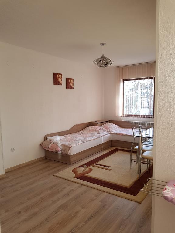 Д И В 1 - D & V 1 Apartment 桑丹斯基 外观 照片