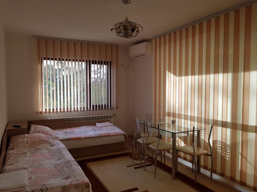Д И В 1 - D & V 1 Apartment 桑丹斯基 外观 照片